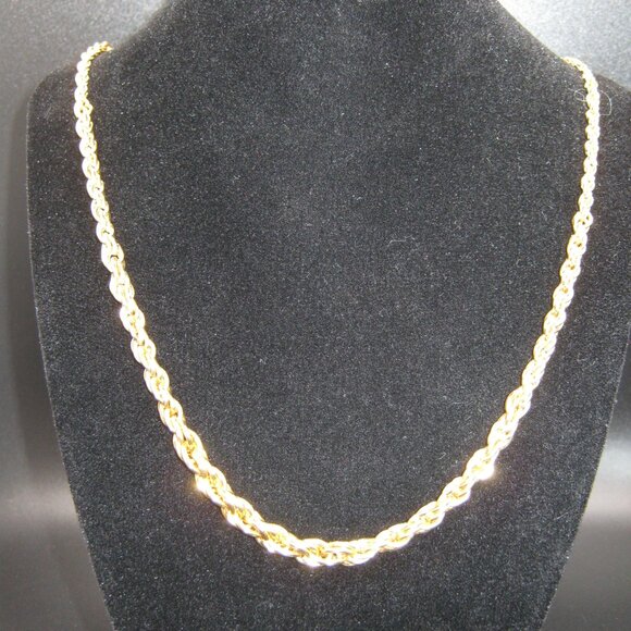 Vintage 1980's Gold Graduated Braided Necklace - 24" long unclasped - 12" drop - Picture 2 of 6
